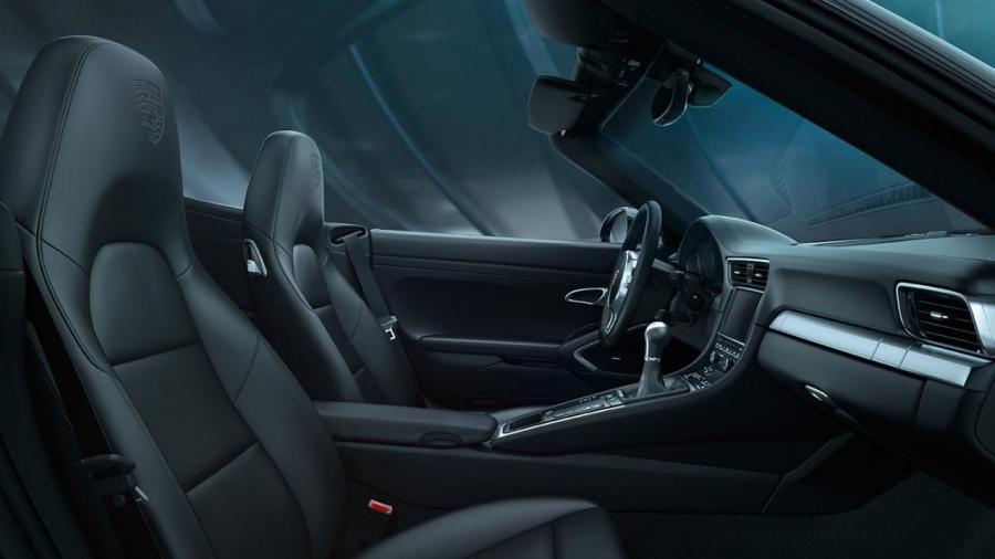  Porsche 911 Carrera Black Edition 2015 года  (фото 14 из 22)